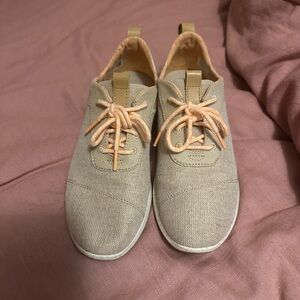 Toms Women's Beige Sneakers size 8.5 light tan